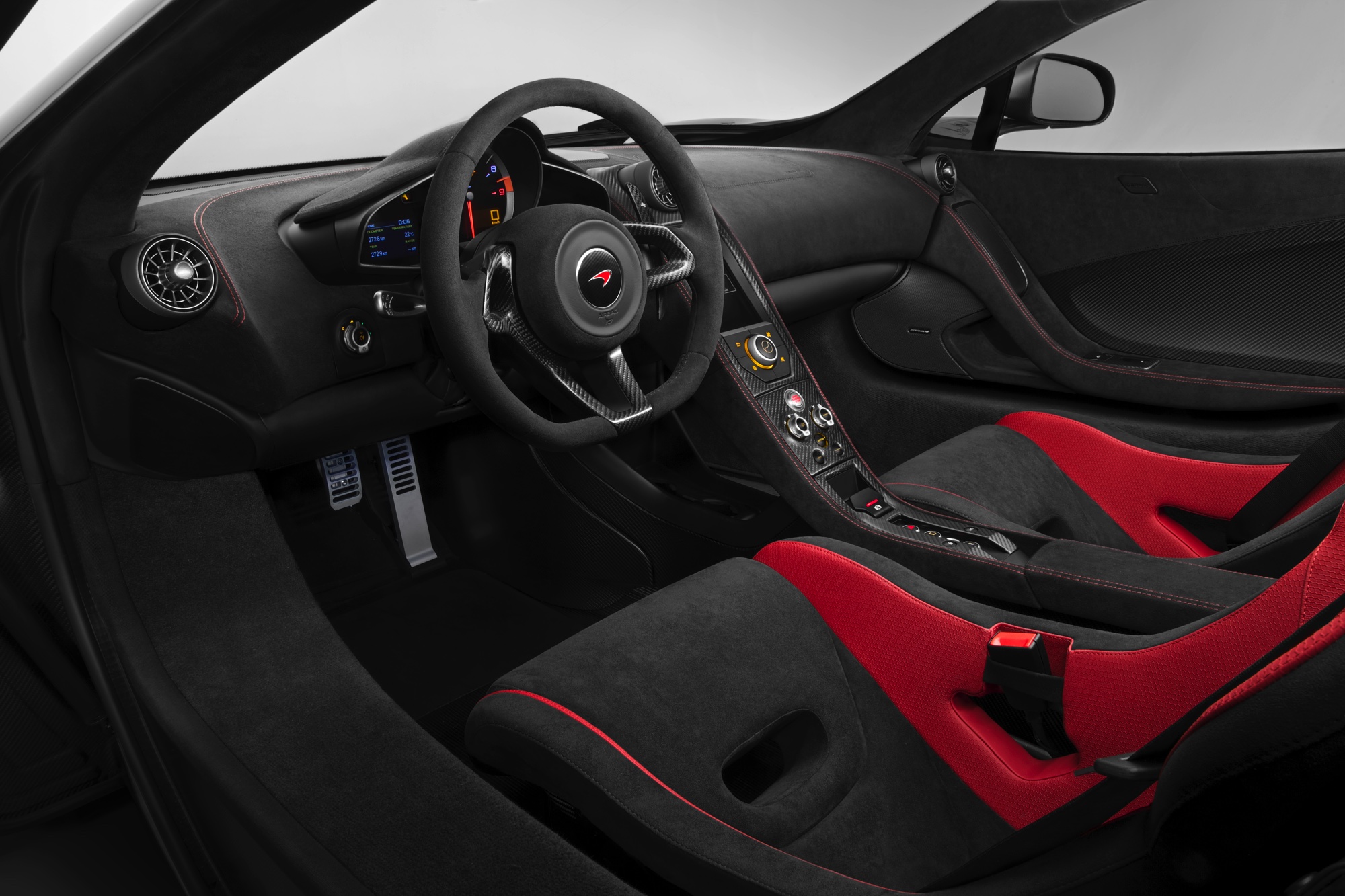 McLaren presenteert vandaag de 675LT, een snellere, extremere versie van de 650S. Meer vermogen, minder gewicht.