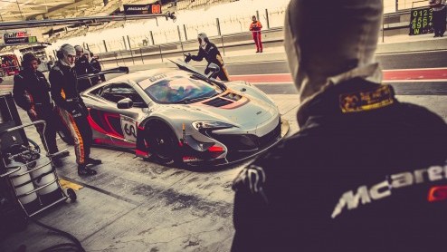 McLaren GT is klaar met de ontwikkeling van de 650S GT3, de raceversie van de McLaren 650S. Tijdens de Gulf 12 Hour, een endurancerace op het Yas Marina circuit in Abu Dhabi werden de laatste puntjes