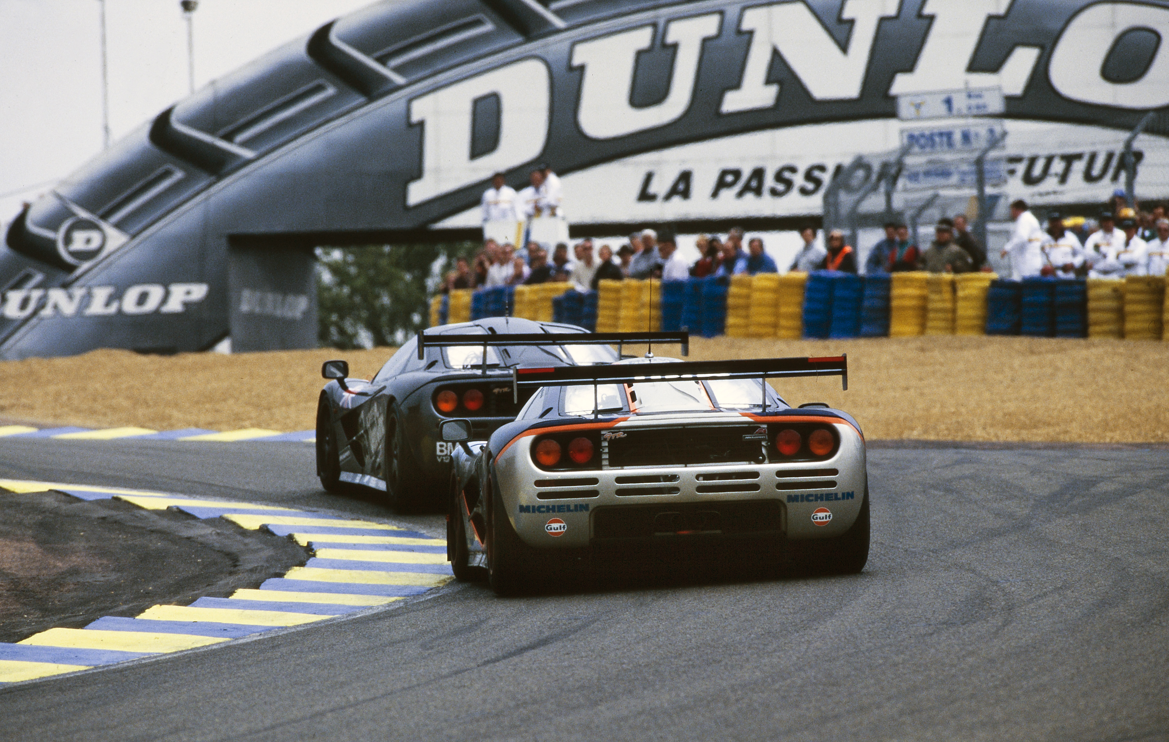 Nog een kleine maand en dan vindt de grootste race van het jaar weer plaats. McLaren is ook aanwezig met vijf heel bijzondere McLaren F1's.