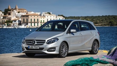 Autotest Mercedes-Benz B-Klasse facelift en B-Klasse Electric Drive.