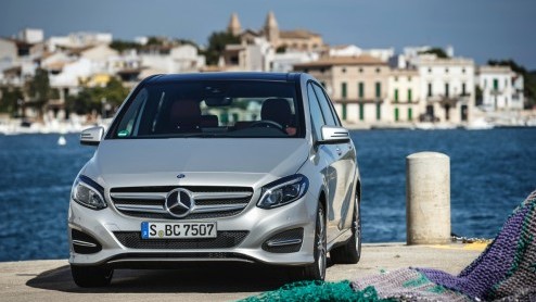 Autotest Mercedes-Benz B-Klasse facelift en B-Klasse Electric Drive.