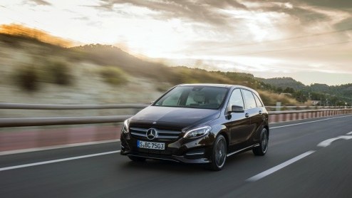 Autotest Mercedes-Benz B-Klasse facelift en B-Klasse Electric Drive.