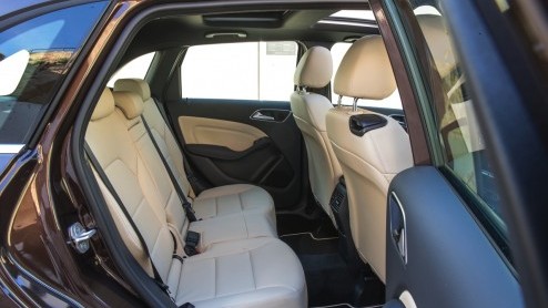 Autotest Mercedes-Benz B-Klasse facelift en B-Klasse Electric Drive.
