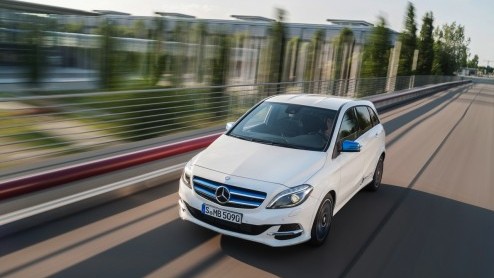 Autotest Mercedes-Benz B-Klasse facelift en B-Klasse Electric Drive.