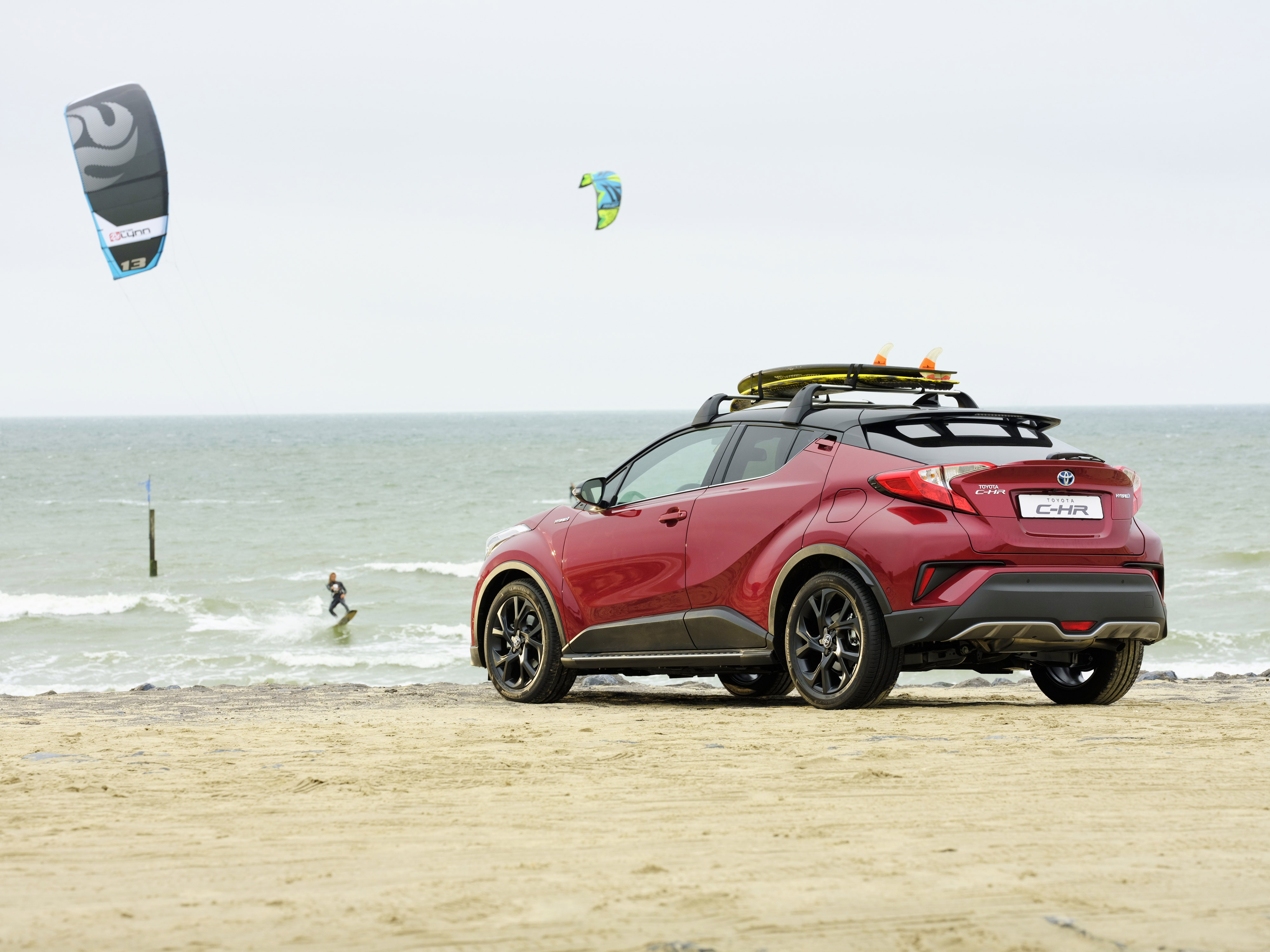 Toyota brengt Adventure uitvoeringen van de C-HR en RAV4