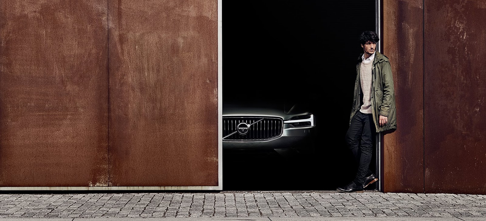 In de aanloop naar de onthulling druppelt er steeds meer informatie over de nieuwe Volvo XC60 naar buiten. Naast nieuwe teaserbeelden, hebben we nu ook meer informatie over de nieuwe rijhulpsystemen.