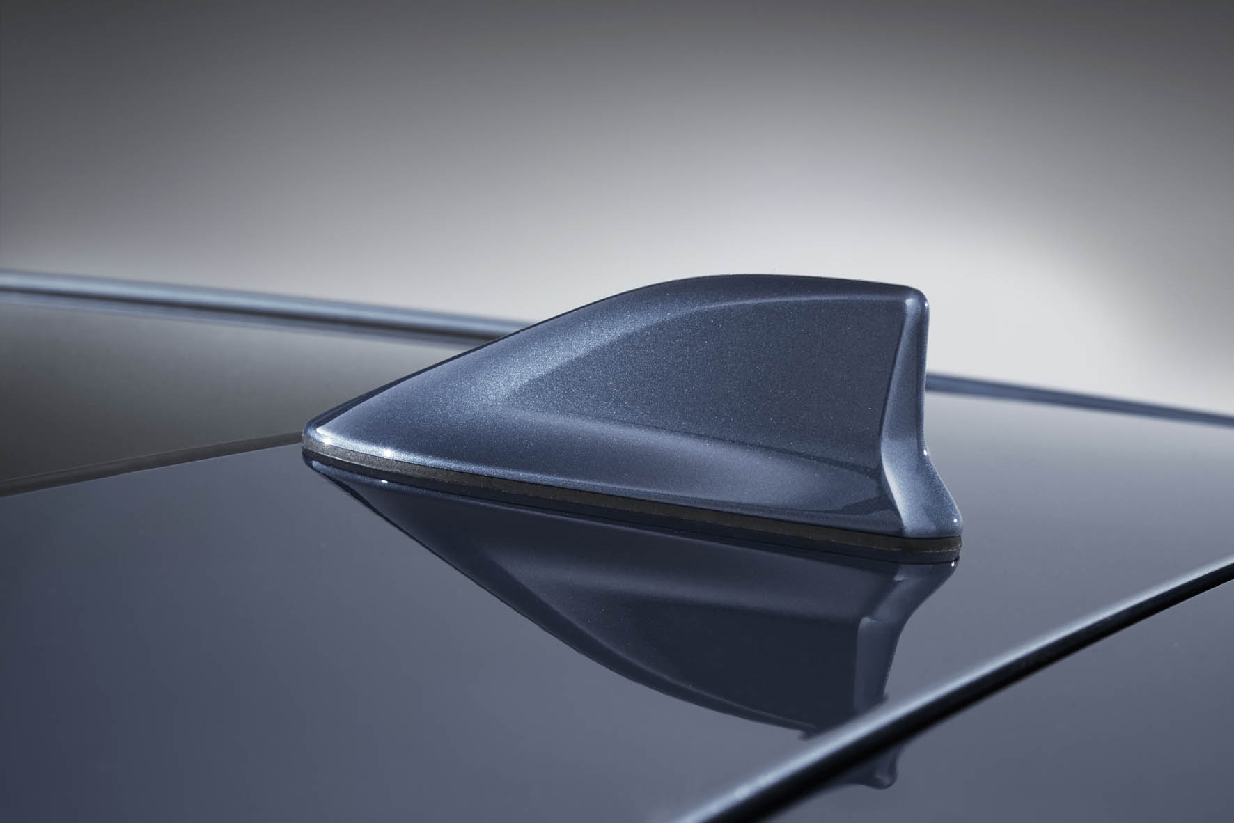 Toyota Auris facelift omvat meer dan alleen een nieuw gezicht. De Japanners komen met nieuwe turbomotoren en maken de hybride versie met 14% bijtelling nog zuiniger.