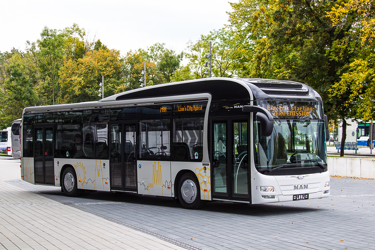 MAN presenteert in 2017 de elektrische stadsbus en belooft de batterijbus voor 2020 op de markt te brengen.