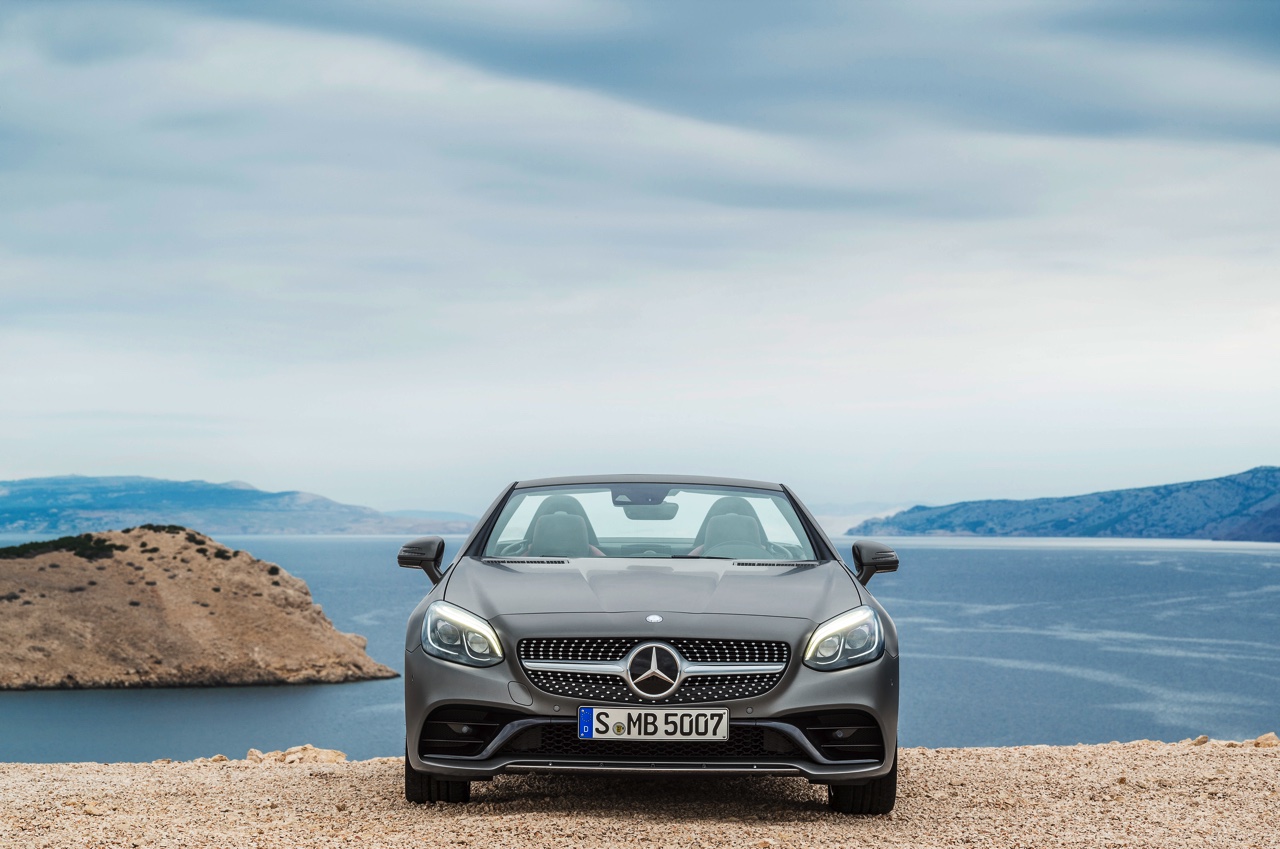 De facelift van de Mercedes SLK is een feit en vanaf 2016 heet de compacte roadster Mercedes-Benz SLC.