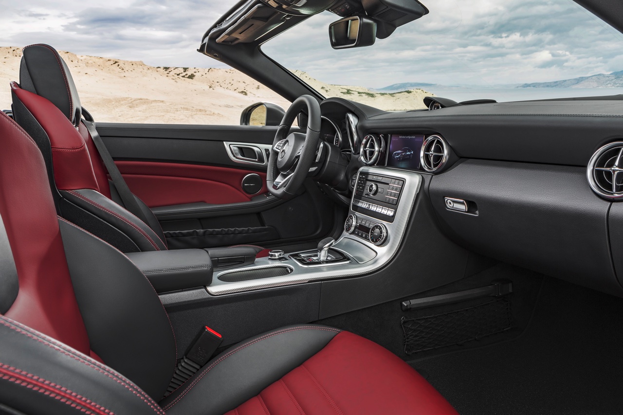 De facelift van de Mercedes SLK is een feit en vanaf 2016 heet de compacte roadster Mercedes-Benz SLC.