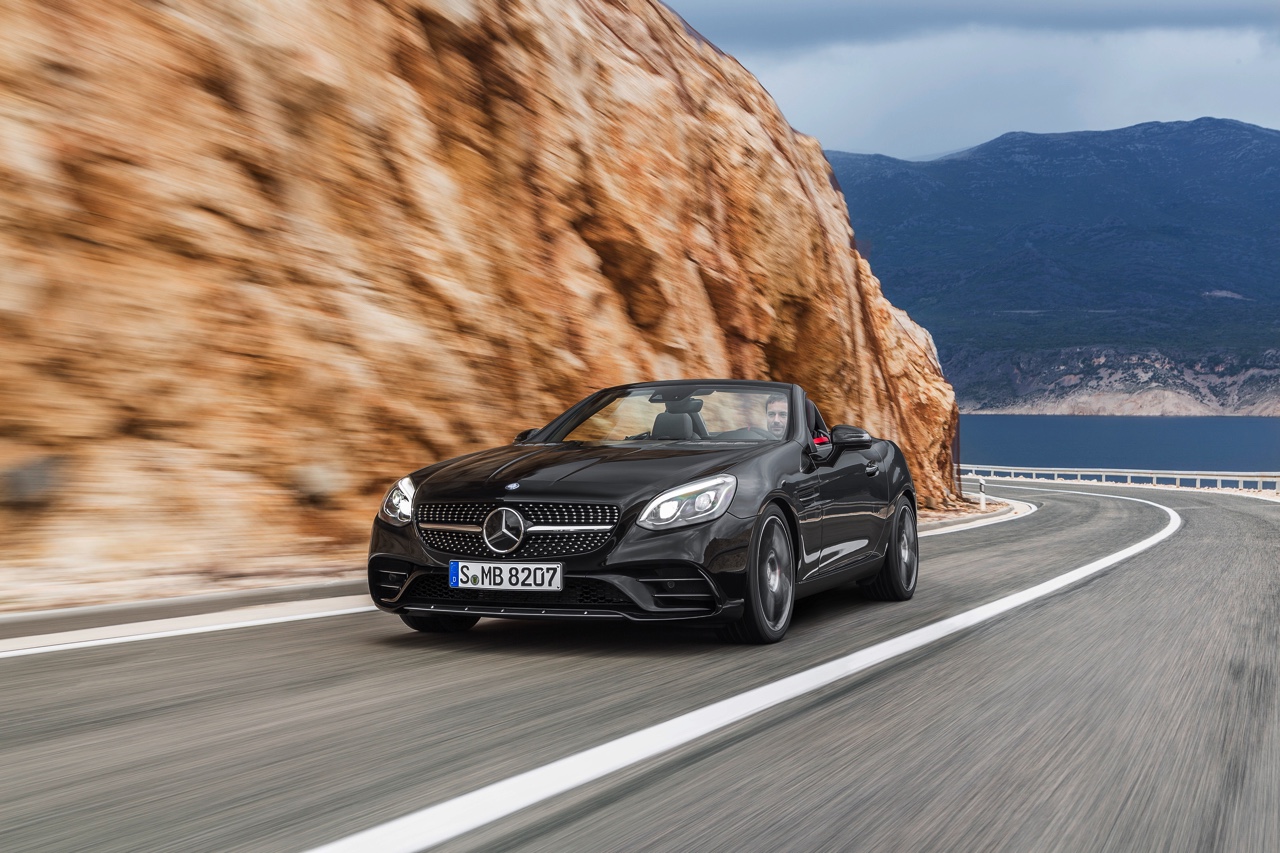 De facelift van de Mercedes SLK is een feit en vanaf 2016 heet de compacte roadster Mercedes-Benz SLC.
