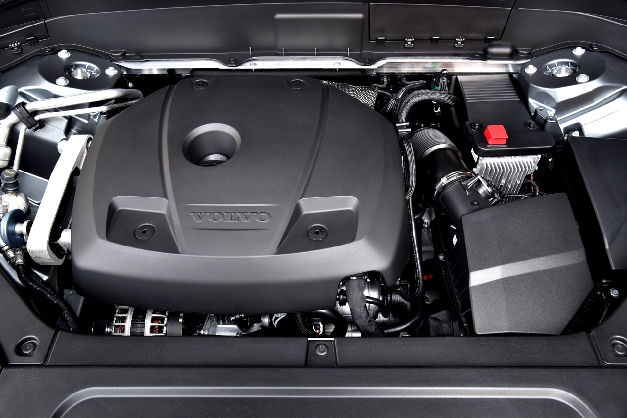 Meer grip en luxe voor Volvo S60, V60 en XC60 in modeljaar 2017 met AWD vierwielaandrijving voor de T5 benzinemotor en extra functies met Volvo On Call.