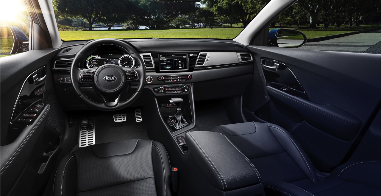 Kia introduceert Niro hybride crossover met 16 inch of 18 inch velgen en heeft voor extra aanhangergewicht het trekgewicht pakket met 1300 kg aanhanger gewicht.
