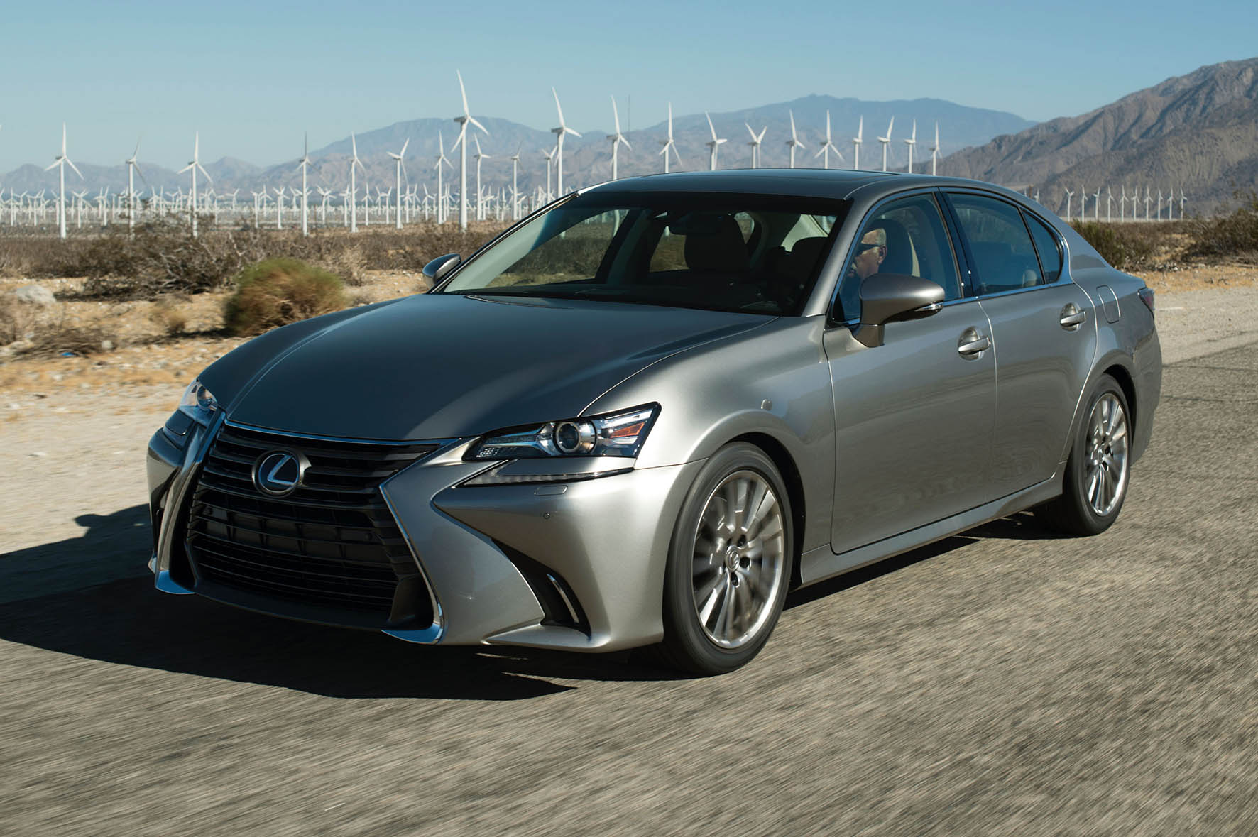 Lexus introduceert de vernieuwde GS in 2016 bij de dealers. De hybride sedan begint bij prijzen vanaf 46.795 euro.