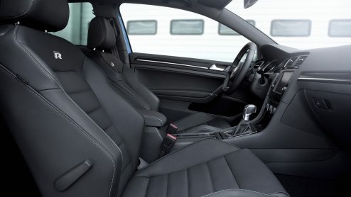 Nieuwe Volkswagen Golf R met 2.0 TSI 300 pk leverbaar vanaf 46.990 euro. Eind dit jaar bij de dealer!