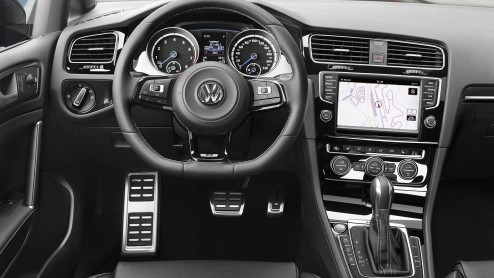 Nieuwe Volkswagen Golf R met 2.0 TSI 300 pk leverbaar vanaf 46.990 euro. Eind dit jaar bij de dealer!