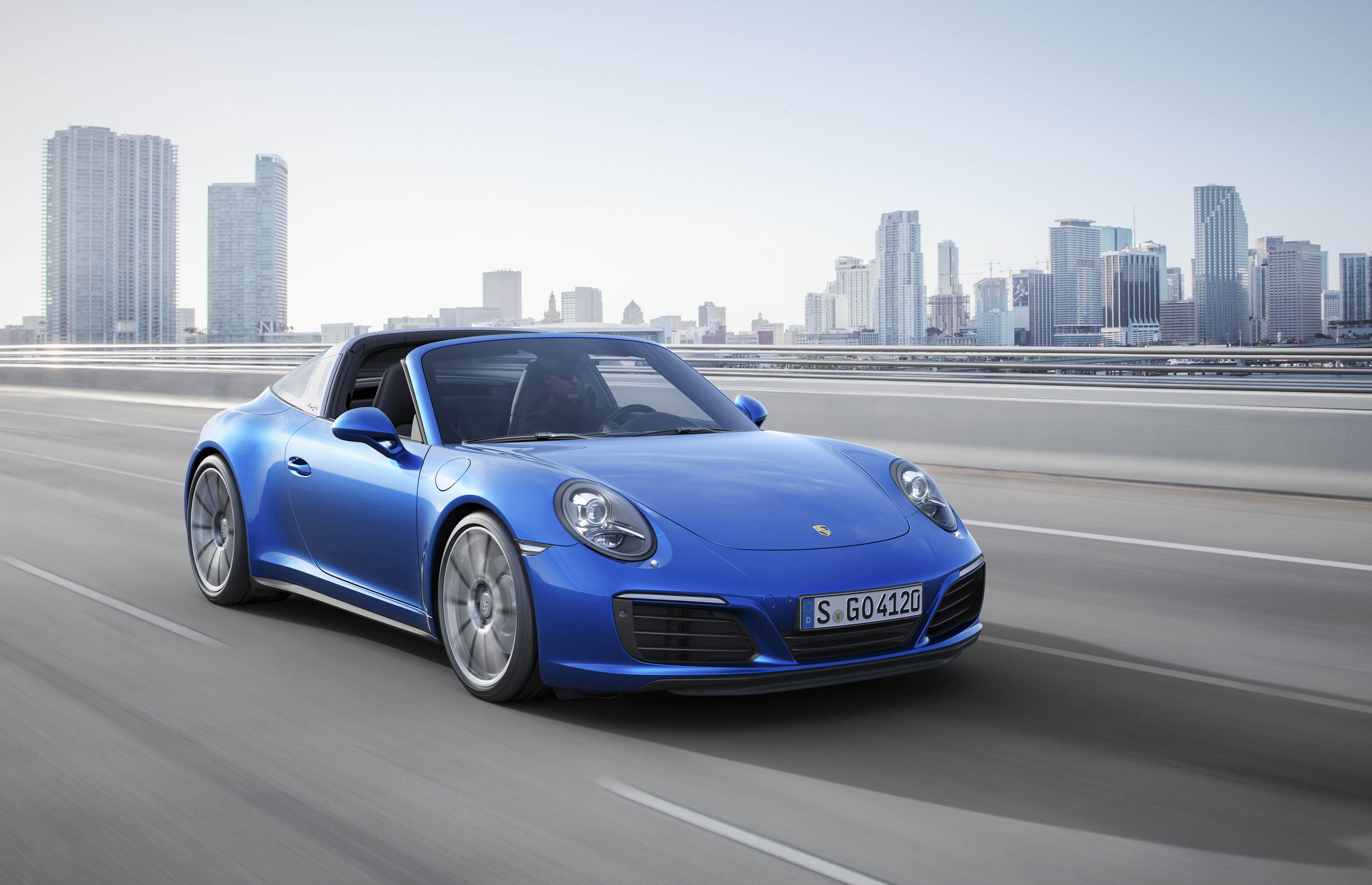 Porsche maakt de vernieuwde 911 Carrera 4 en Targa 4 modellen bekend. Beide varianten hebben vierwielaandrijving en komen ook als Carrera 4S en Targa 4 S op de markt met nog meer vermogen.