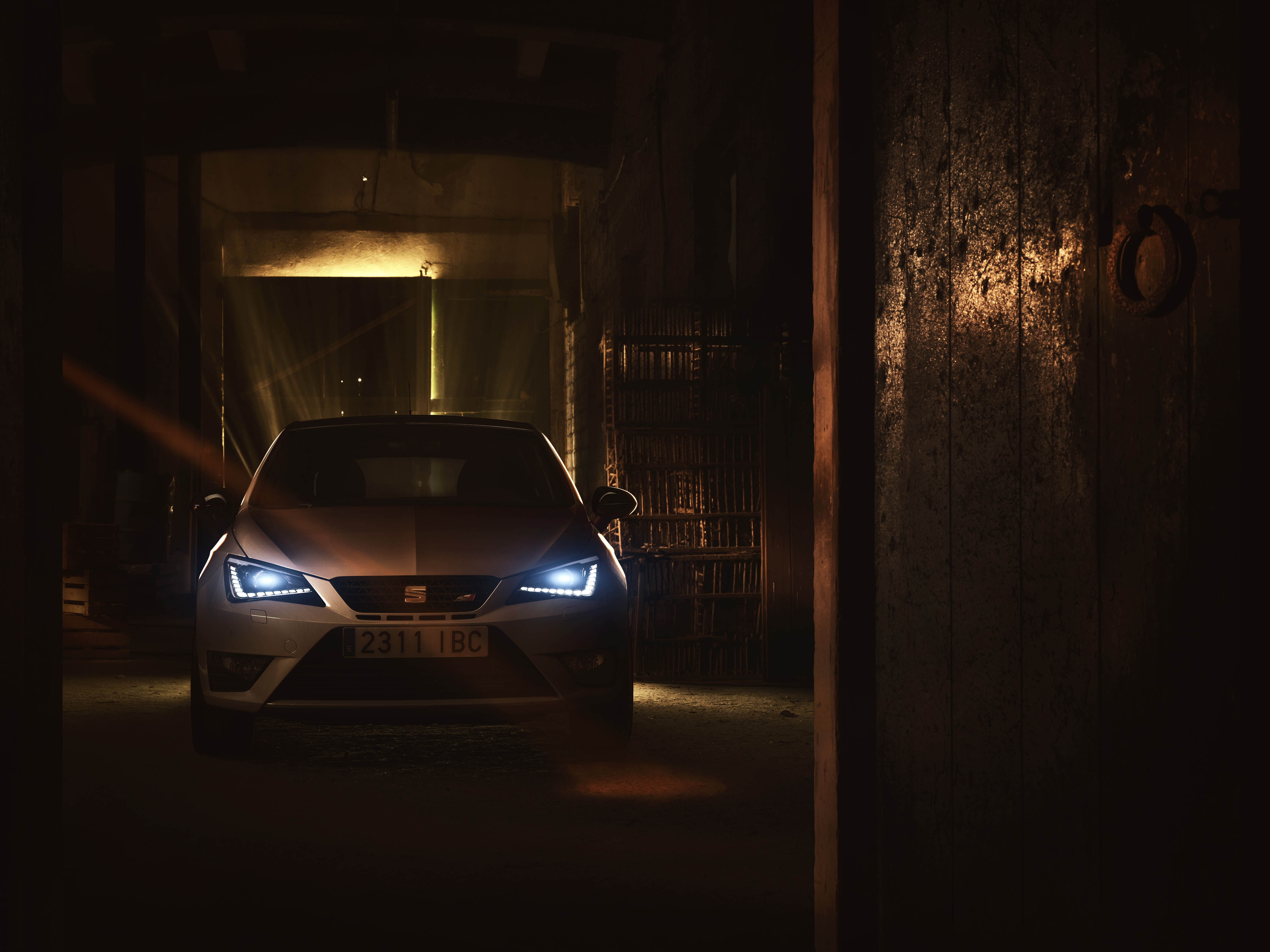 De nieuwe Seat Ibiza Cupra deelt zijn motor met de Volkswagen Polo GTI. Dat betekent 192 pk en 320 Nm, een snellere sprint naar 100 km/h en een hogere topsnelheid. Maar dat is niet het enige.