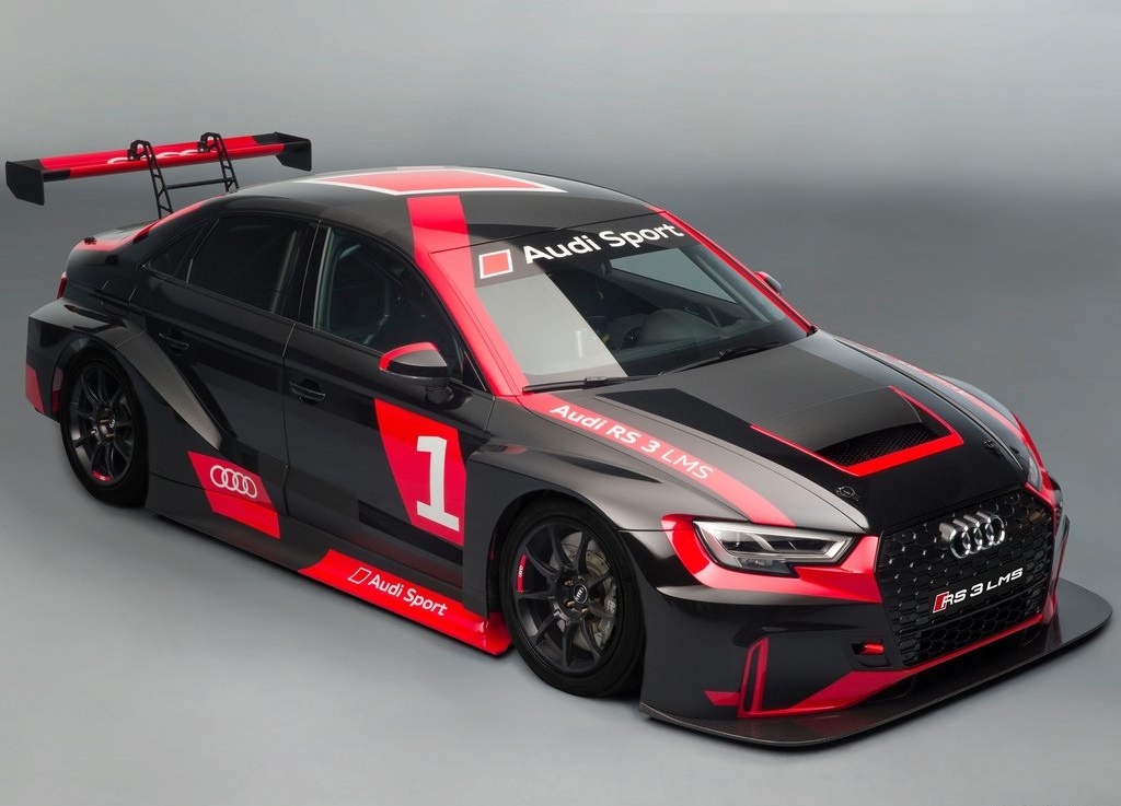 Met de facelift krijgt de Audi RS3 ook een Limousine-variant en die krijg op zijn beurt ook een nieuwe motor: die uit de TT RS. Dat betekent dat de auto nu 400 pk levert.