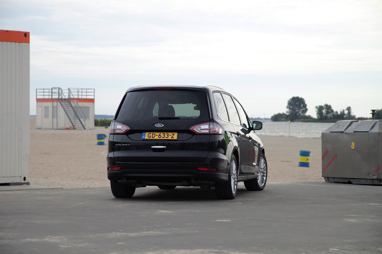 Autotest nieuwe Ford Galaxy, die wij in Nederland reden met de 2.0 TDCi Powershift AWD, maar ook leverbaar is met twee EcoBoost benzinemotoren.