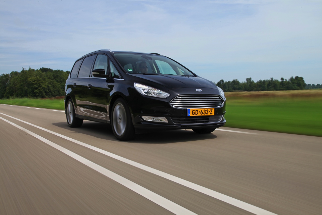 Autotest nieuwe Ford Galaxy, die wij in Nederland reden met de 2.0 TDCi Powershift AWD, maar ook leverbaar is met twee EcoBoost benzinemotoren.