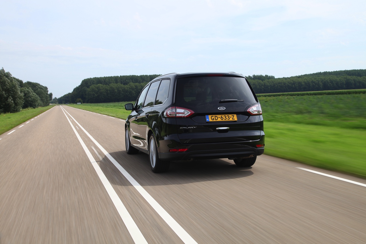 Autotest nieuwe Ford Galaxy, die wij in Nederland reden met de 2.0 TDCi Powershift AWD, maar ook leverbaar is met twee EcoBoost benzinemotoren.