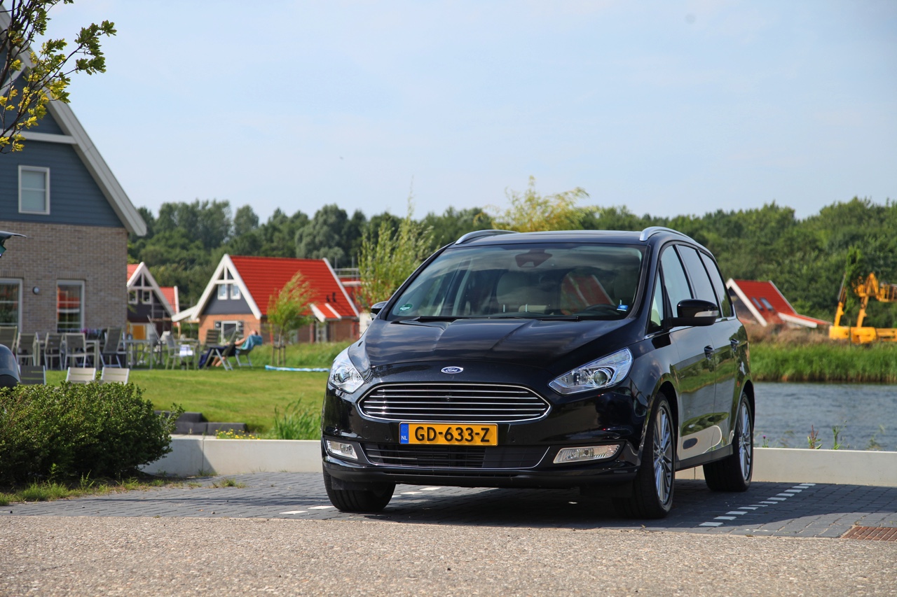 Autotest nieuwe Ford Galaxy, die wij in Nederland reden met de 2.0 TDCi Powershift AWD, maar ook leverbaar is met twee EcoBoost benzinemotoren.