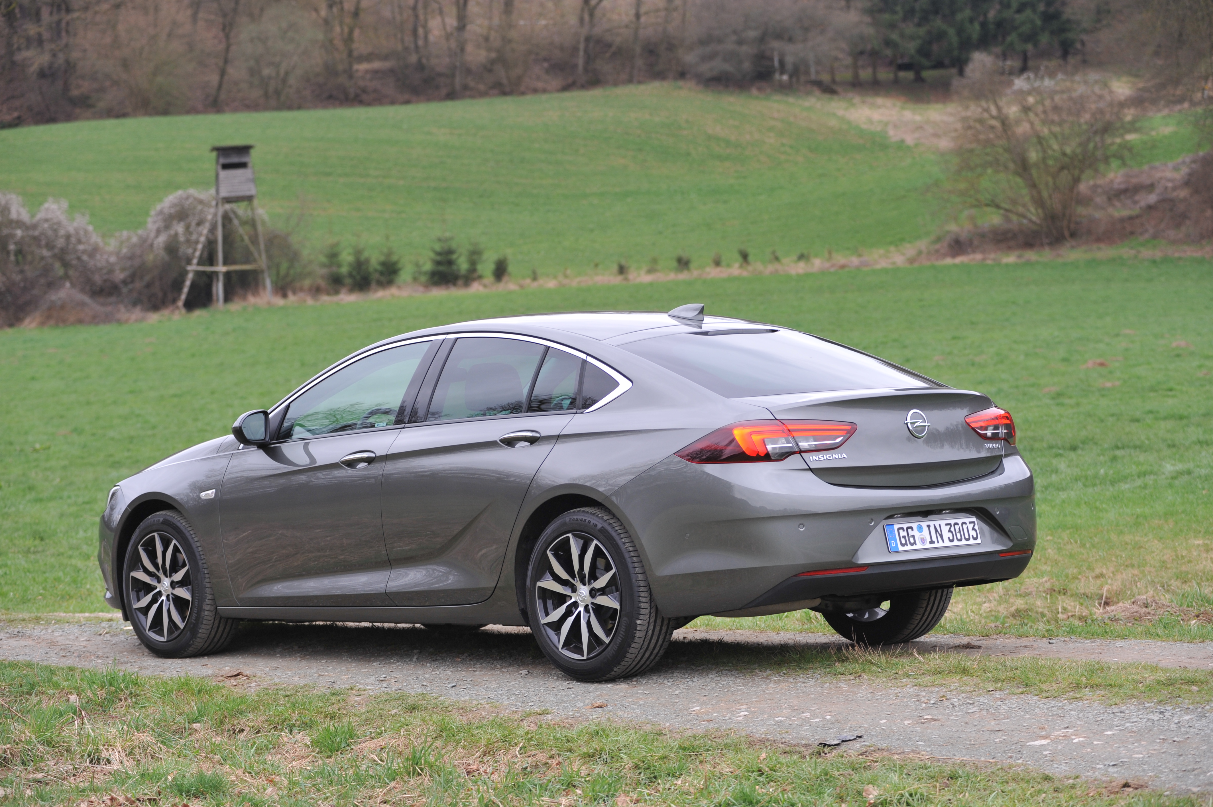 Opel breidt het programma van de Insignia uit met extra motoren.
