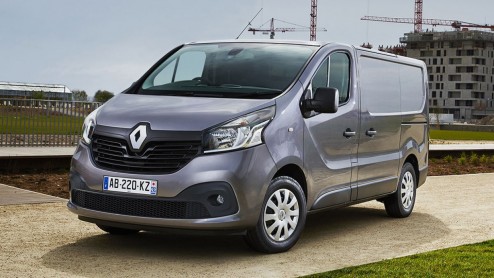 Renault opent de deuren van de nieuwe Trafic. Letterlijk en figuurlijk. De informatie die we eerder onder ogen kregen was nog vrij summier en er werd ons nog geen blik op het interieur gegund.