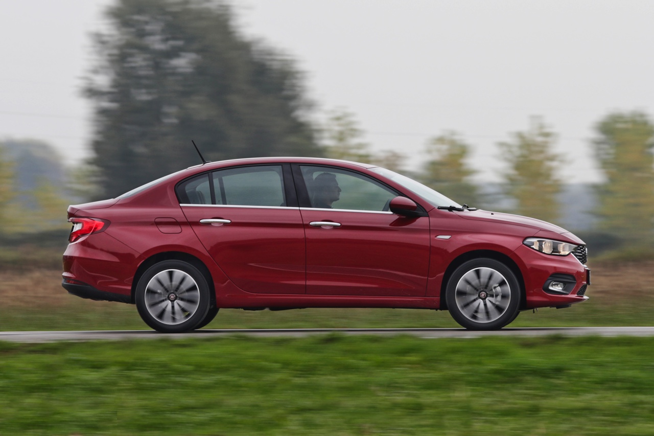 Fiat brengt de nieuwe Tipo sedan 1.4 en 1.3 MultiJet in Nederland op de markt, gevolgd door de Tipo hatchback in de zomer van 2016 en de Tipo Stationwagon na de zomer.