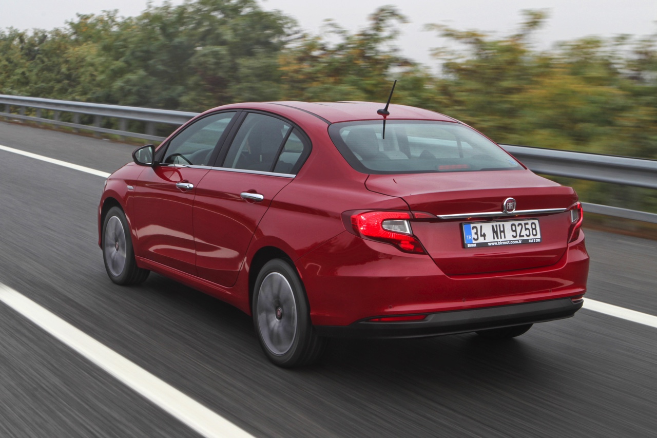 Fiat brengt de nieuwe Tipo sedan 1.4 en 1.3 MultiJet in Nederland op de markt, gevolgd door de Tipo hatchback in de zomer van 2016 en de Tipo Stationwagon na de zomer.