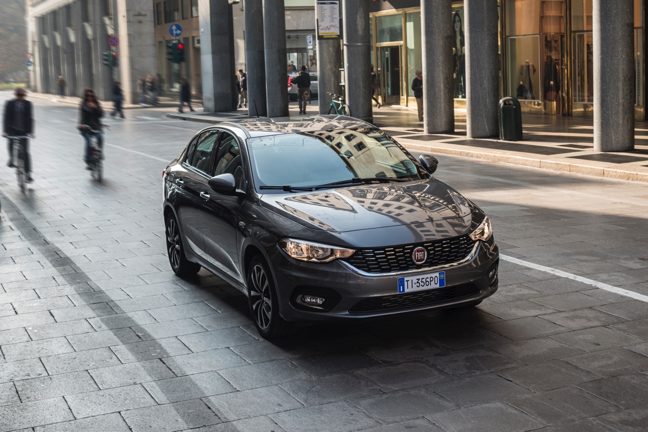 Fiat brengt de nieuwe Tipo sedan 1.4 en 1.3 MultiJet in Nederland op de markt, gevolgd door de Tipo hatchback in de zomer van 2016 en de Tipo Stationwagon na de zomer.