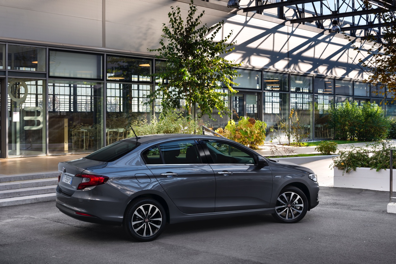 Fiat brengt de nieuwe Tipo sedan 1.4 en 1.3 MultiJet in Nederland op de markt, gevolgd door de Tipo hatchback in de zomer van 2016 en de Tipo Stationwagon na de zomer.