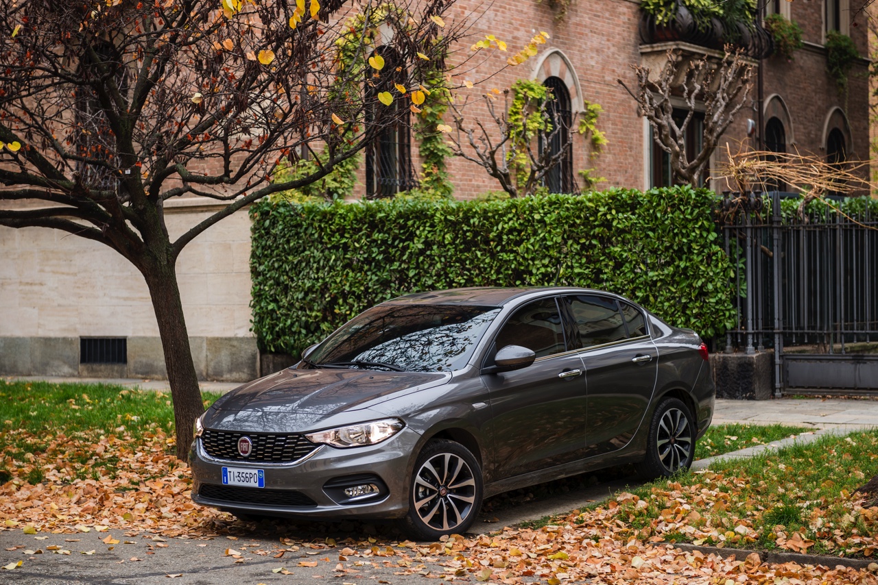 Fiat brengt de nieuwe Tipo sedan 1.4 en 1.3 MultiJet in Nederland op de markt, gevolgd door de Tipo hatchback in de zomer van 2016 en de Tipo Stationwagon na de zomer.