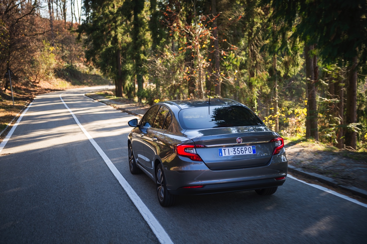 Fiat brengt de nieuwe Tipo sedan 1.4 en 1.3 MultiJet in Nederland op de markt, gevolgd door de Tipo hatchback in de zomer van 2016 en de Tipo Stationwagon na de zomer.