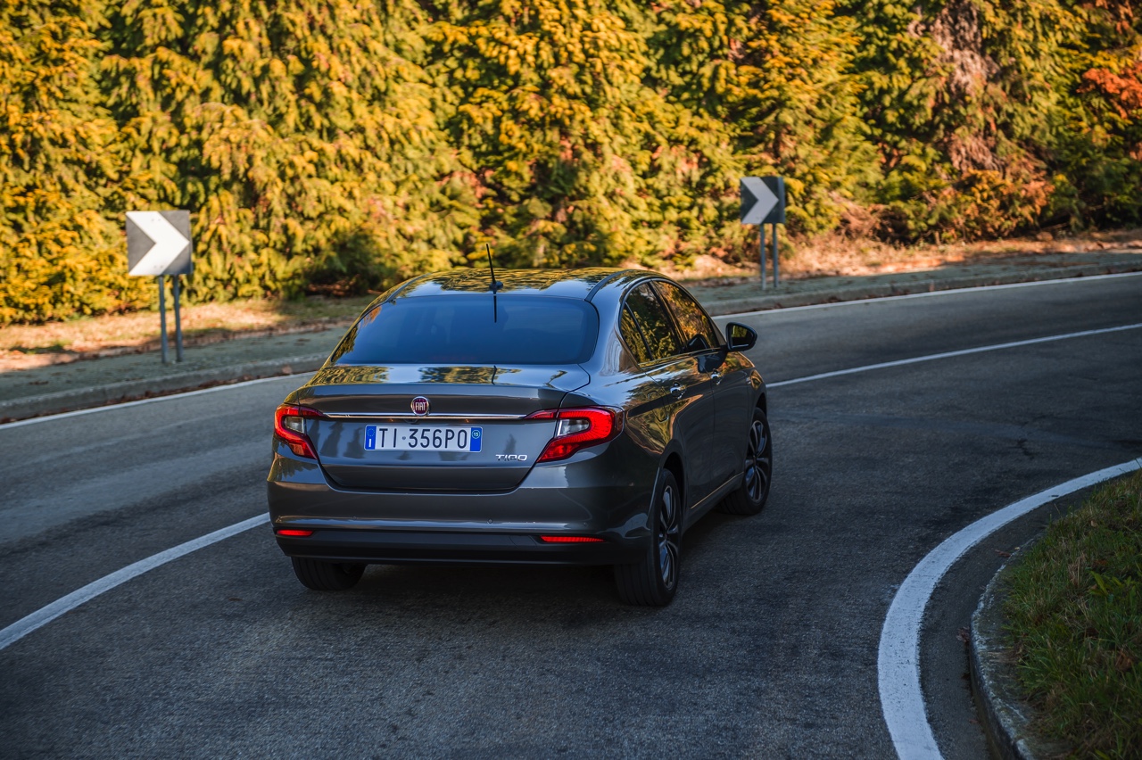 Fiat brengt de nieuwe Tipo sedan 1.4 en 1.3 MultiJet in Nederland op de markt, gevolgd door de Tipo hatchback in de zomer van 2016 en de Tipo Stationwagon na de zomer.