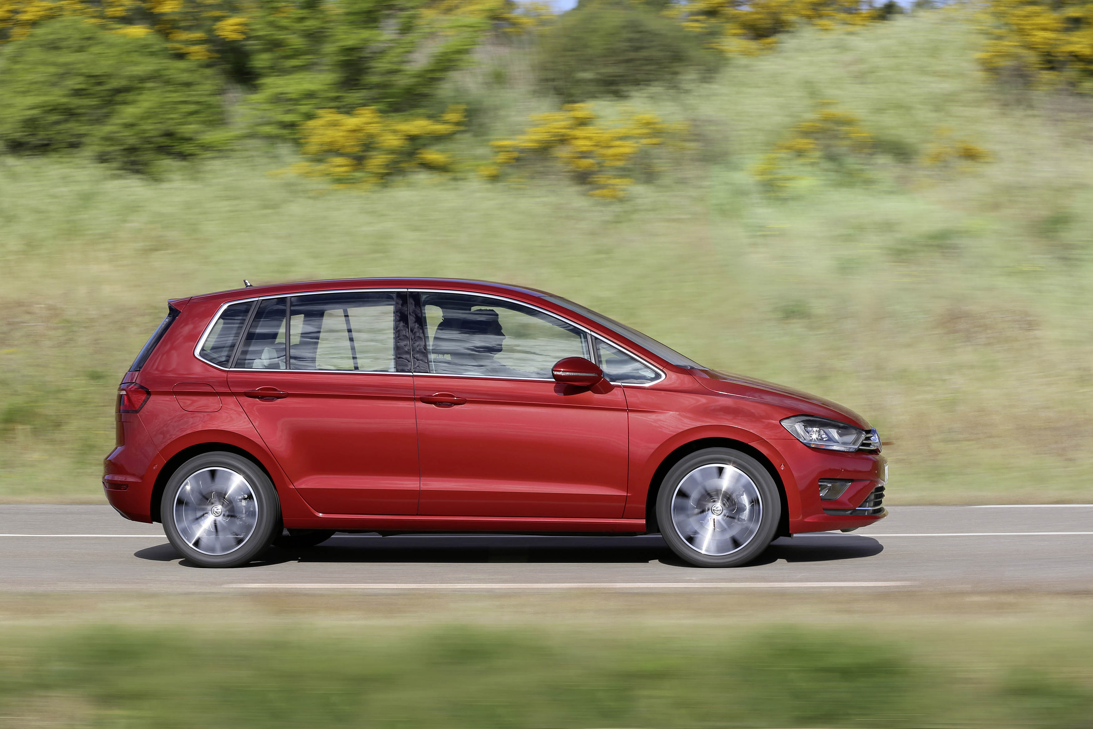 Prijzen Volkswagen Golf Sportsvan verlaagd vanaf modeljaar 2016. Ook geldt er nu een inruilpremie van 1000 tot 1500 euro.