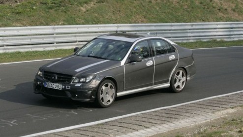 De gloednieuwe C-Klasse is nog maar net aan het publiek voorgesteld en Mercedes is al bezig met het topmodel van deze serie.
