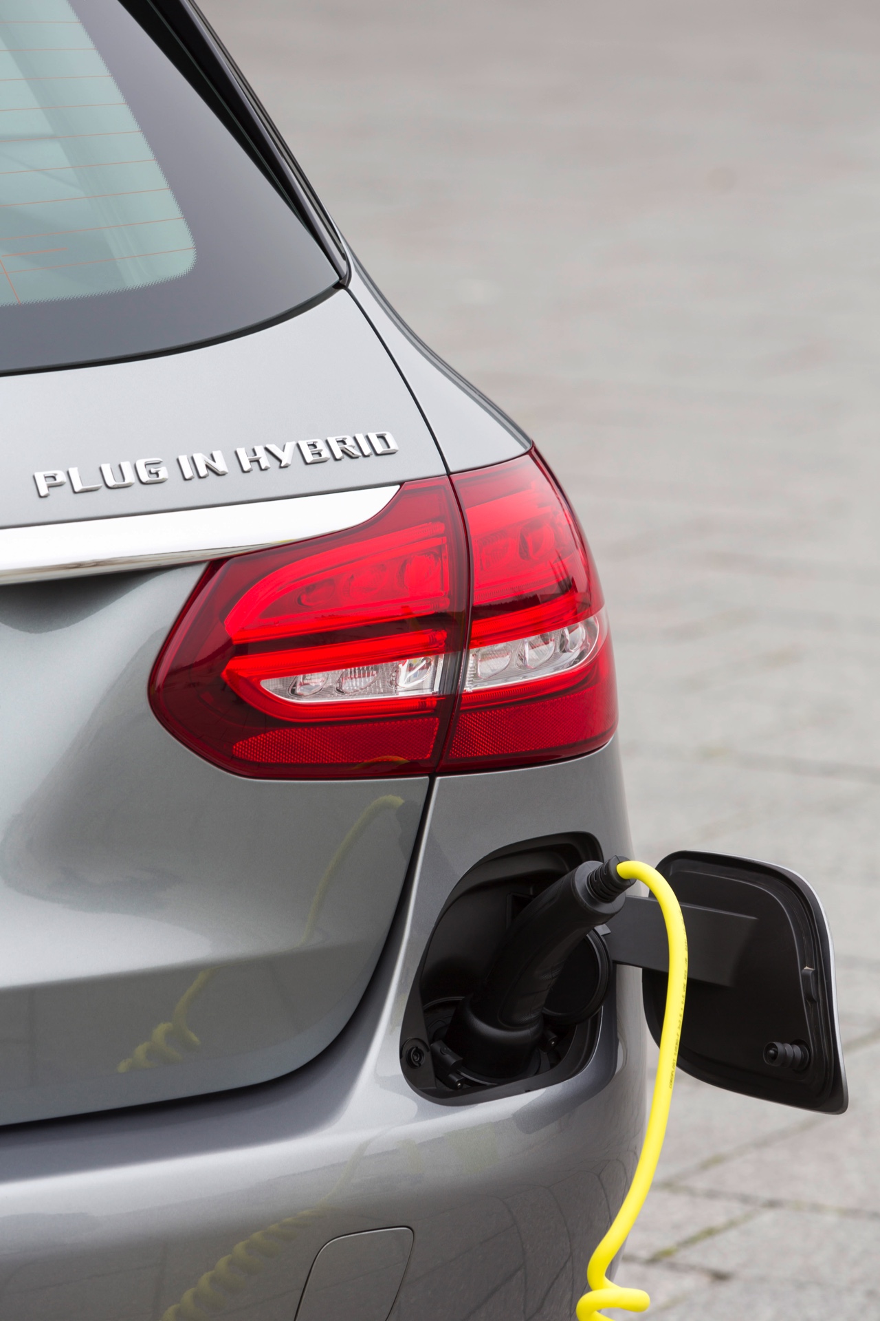 Mercedes C350e plug-in hybride met 7% of 14% bijtelling te bestellen vanaf 57.995 euro.