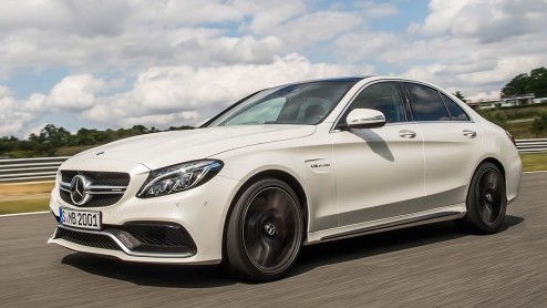 Mercedes-Benz heeft de C63 AMG sedan en Estate onthuld. De aanduiding 63 heeft weinig meer gemeen met de krachtbron in de neus.