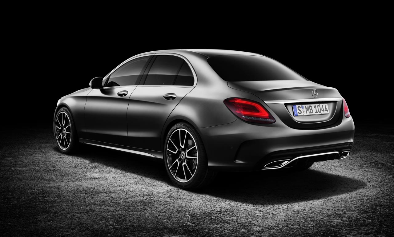 Mercedes geeft de C-klasse een bescheiden facelift, maar introduceert uiterst zuinige, nieuwe motoren