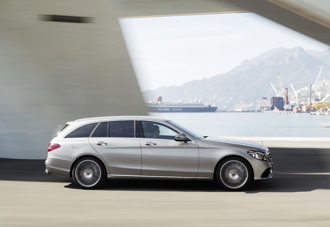 Mercedes laat de facelift van de C-klasse in Genve zien.