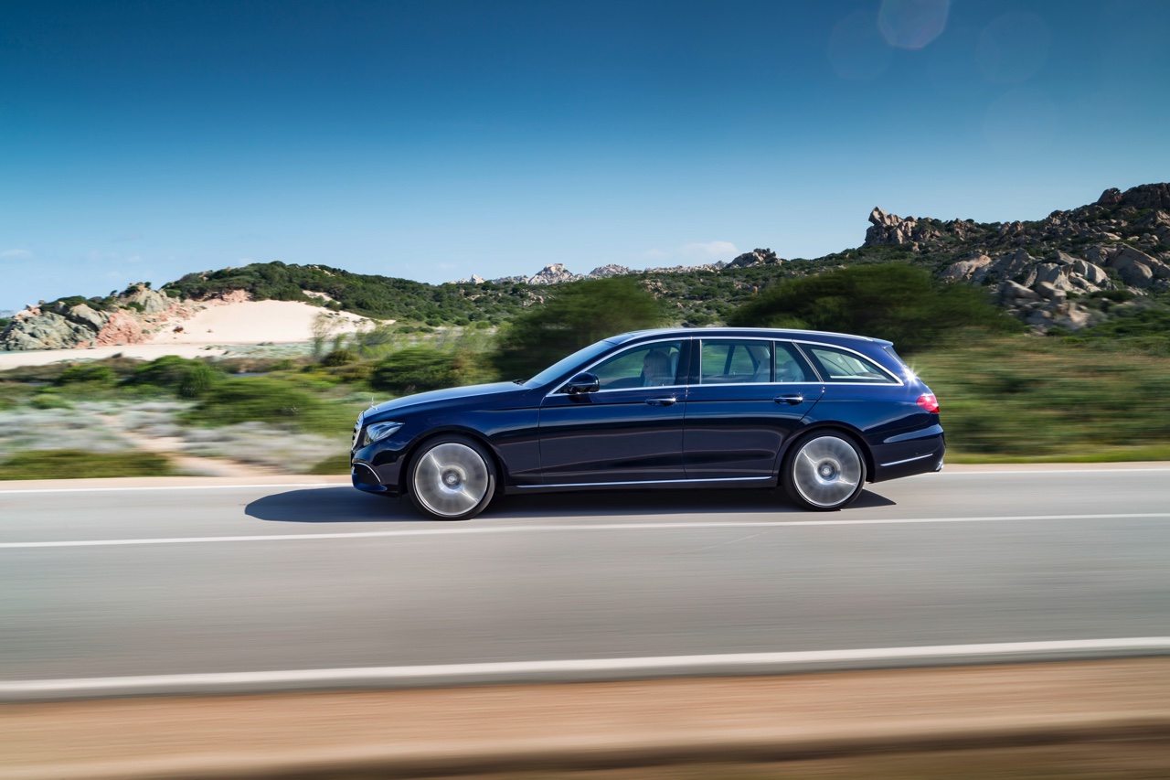Prijzen en uitvoeringen Mercedes E-Klasse Estate, nu bestelbaar vanaf 54.495 euro met 25% bijtelling in 2015 en 22% bijtelling in 2016.
