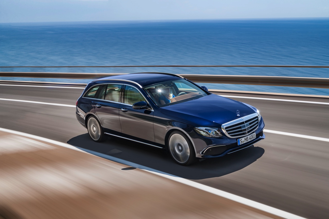 Prijzen en uitvoeringen Mercedes E-Klasse Estate, nu bestelbaar vanaf 54.495 euro met 25% bijtelling in 2015 en 22% bijtelling in 2016.