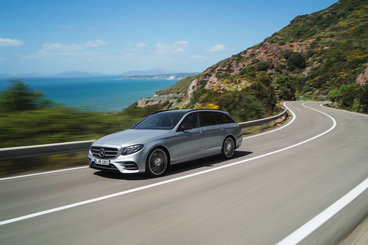 Prijzen en uitvoeringen Mercedes E-Klasse Estate, nu bestelbaar vanaf 54.495 euro met 25% bijtelling in 2015 en 22% bijtelling in 2016.