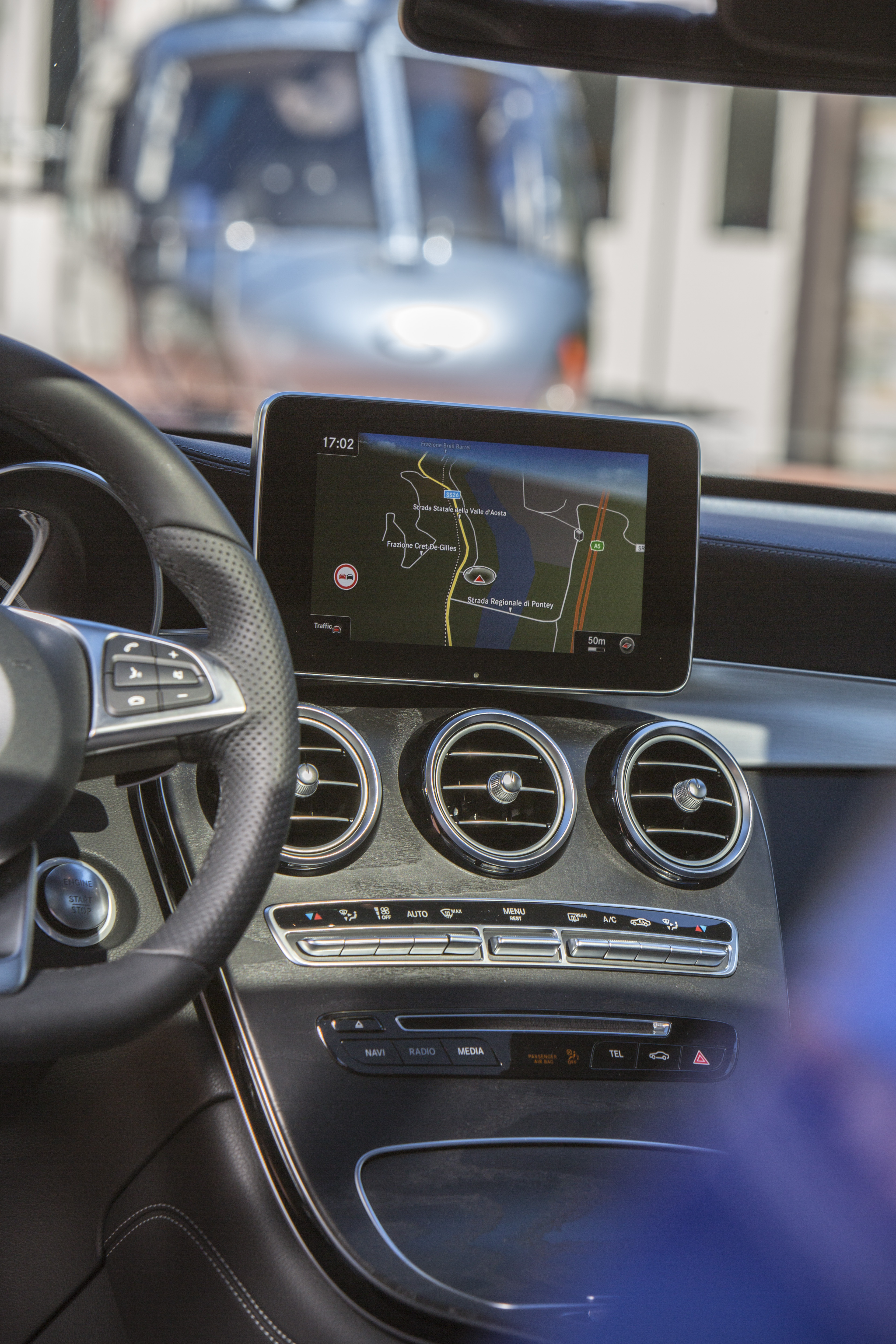 Autotest Mercedes GLC Coup, de sportiever ogende en dynamischer rijdende versie van de GLC SUV. We rijden de eerste kilometers met de GLC 250d, 350d en GLC 350e plug-in hybride.