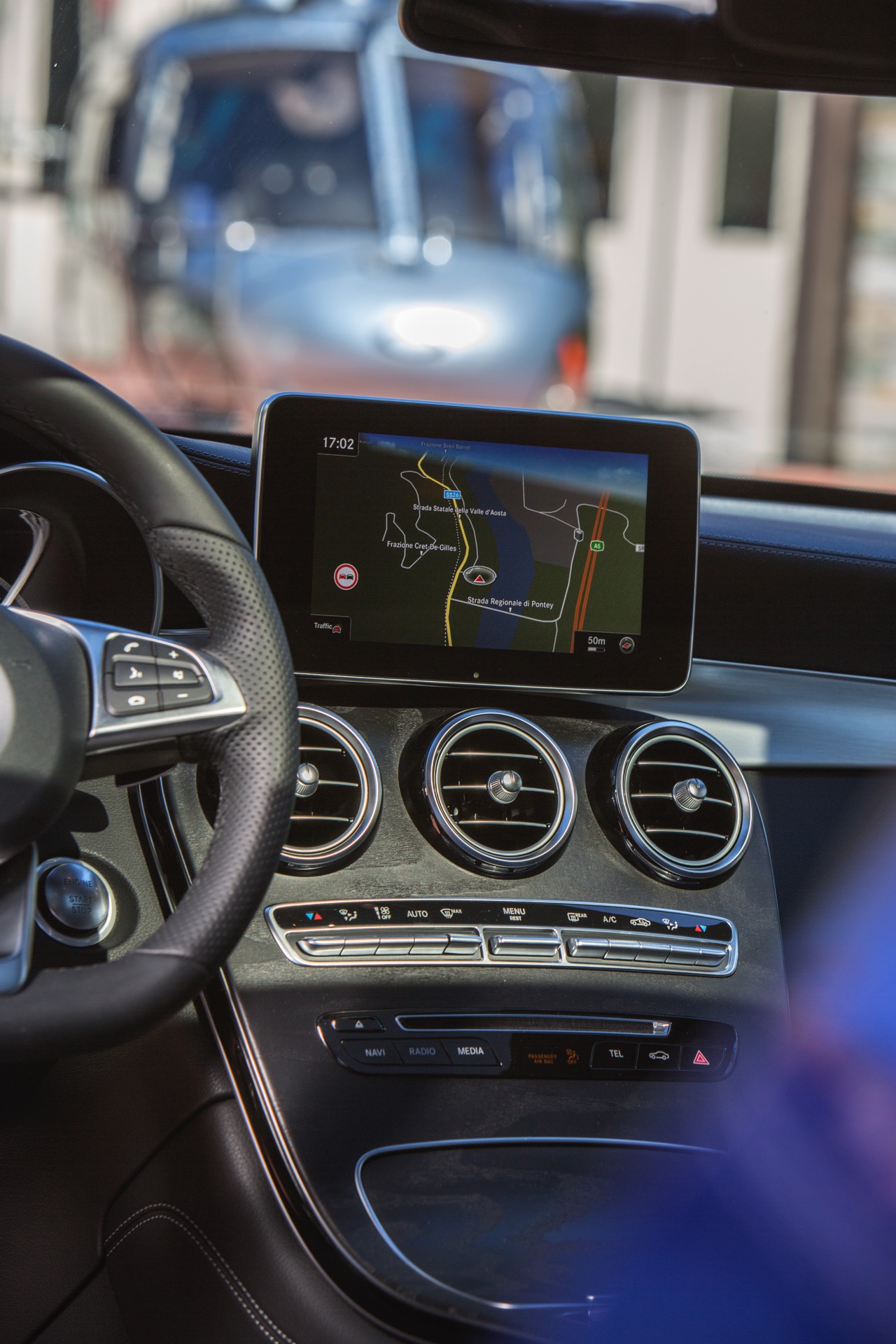 Autotest Mercedes GLC Coup, de sportiever ogende en dynamischer rijdende versie van de GLC SUV. We rijden de eerste kilometers met de GLC 250d, 350d en GLC 350e plug-in hybride.