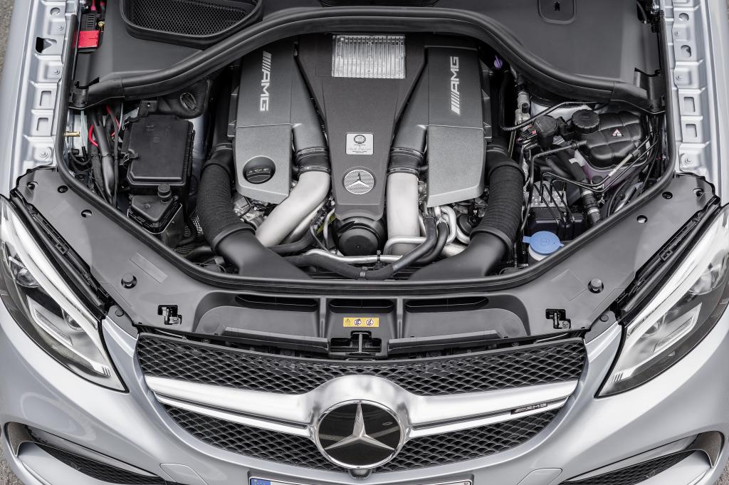 Mercedes M-Klasse facelift debuteert in New York Auto Show als GLE met GLE 500e plug-in hybride aandrijving.