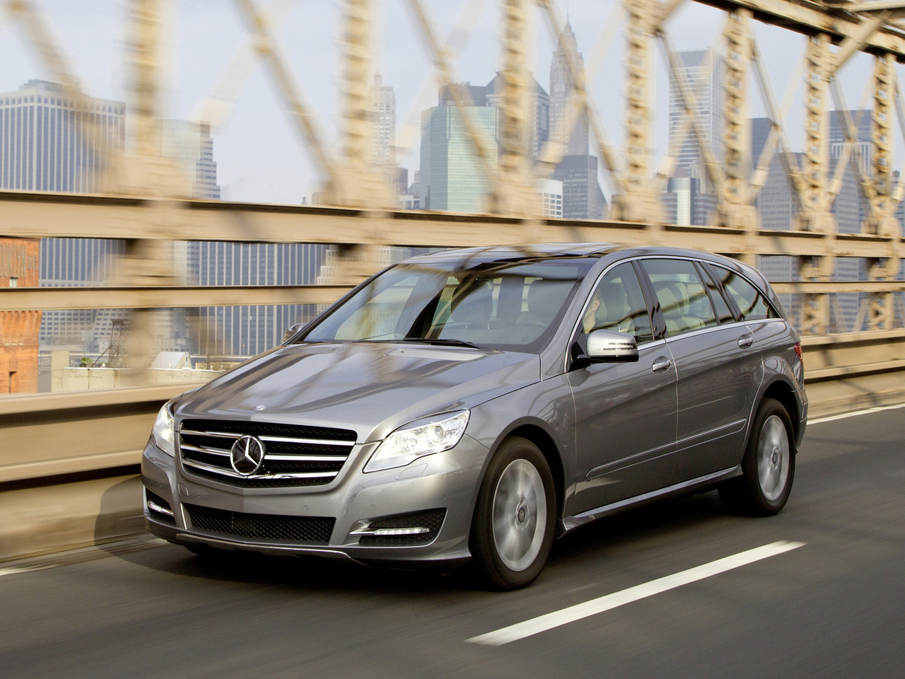 De Mercedes R-Klasse mag bij ons dan al een tijdje niet meer in het modellengamma zitten, in de Verenigde Staten wordt hij nog vrolijk gebouwd.