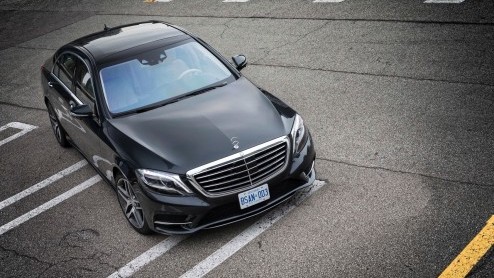 Mercedes S600 (W222) warmt op voor introductie tijdens Detroit Auto Show 2014.